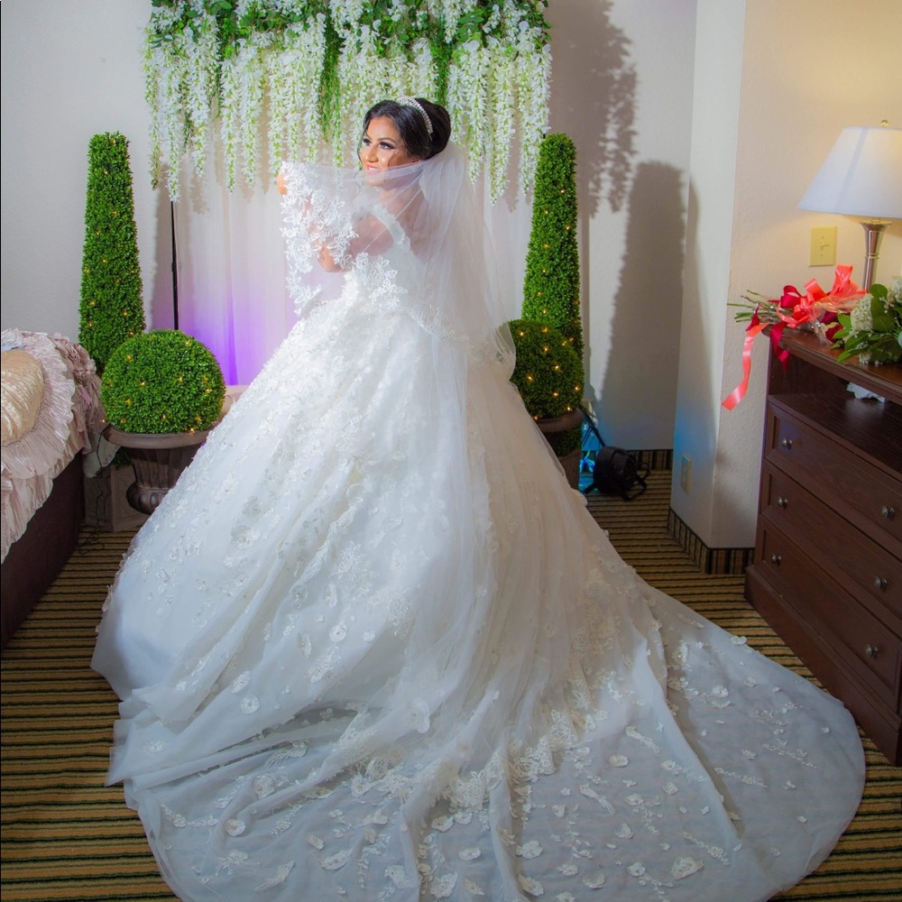 Wedding dress